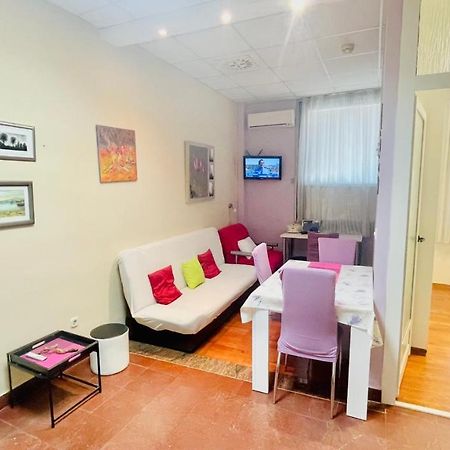 Vintage Apartment Inside City Galleria - Zara Esterno foto