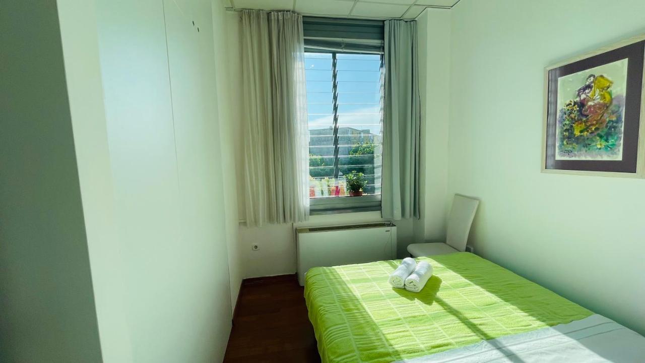 Vintage Apartment Inside City Galleria - Zara Esterno foto